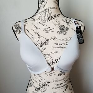 Victoria's Secret (32DDD)